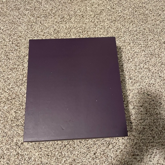 MAKE ME AN OFFER and bundle it! Large purple gift box. Approx 12”X11”X5” - Picture 3 of 11